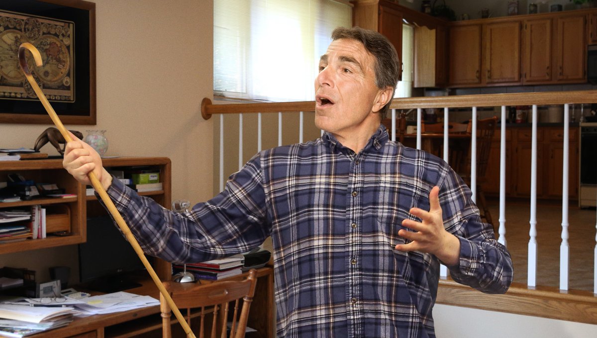 TheOnion's tweet image. Family Wishes Dad Could Find Healthier Way To Express Emotions Than Bursting Into Full-Blown Musical Number trib.al/WBigKbG