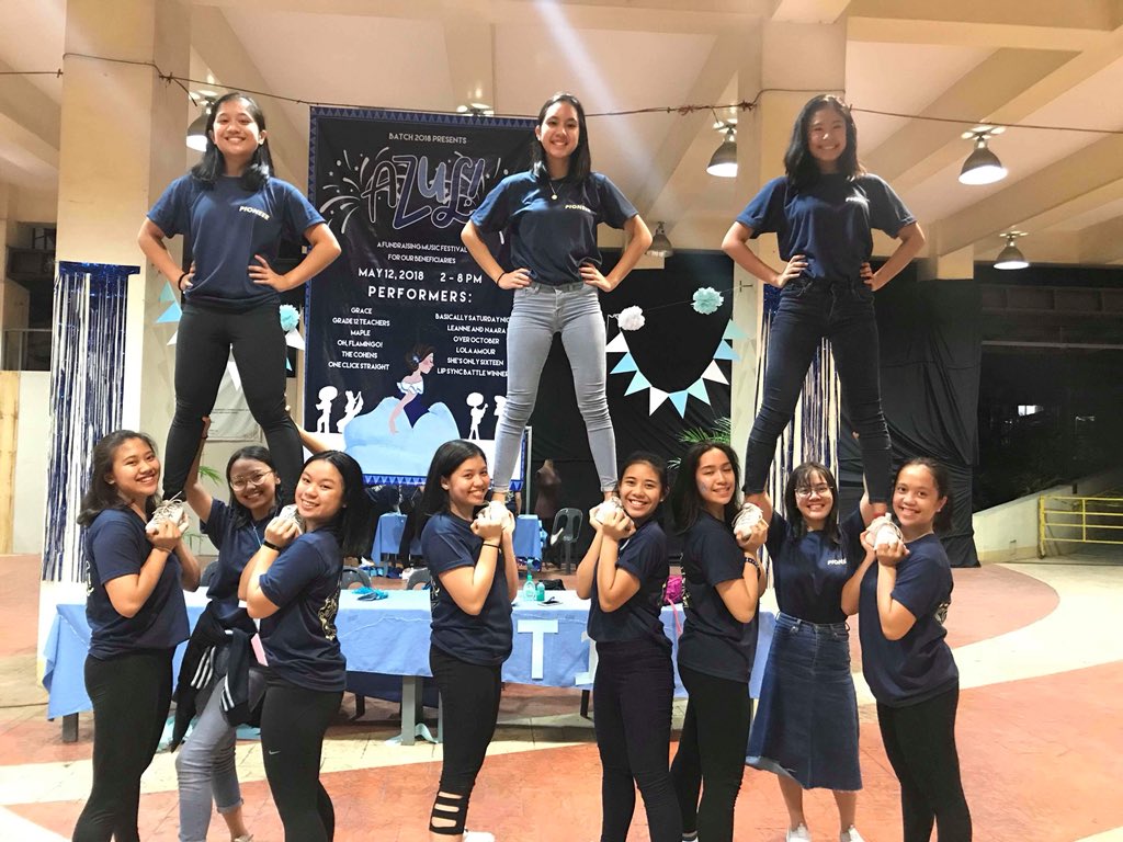 bellamurga's tweet photo. Not a typical ball with gowns and dates but our alternative ball celebrated what our batch truly is. We raised more than enough funds to help out our beneficiaries and celebrated together at the same time. Super successful concert! Hehe love ya food comm! #AtTheAzul #Azul2018 💙 https://t.co/9g6KVwAIMn