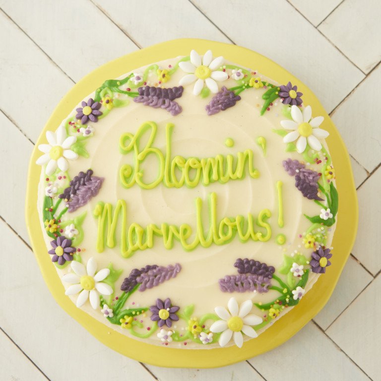 Mitrawicks1's tweet photo. Fancy a taste of #HarryandMeghan's wedding #cake? https://t.co/P4EPkAtf49 @konditorandcook @7starlifemag 🎂 https://t.co/WUGD8Oeevo