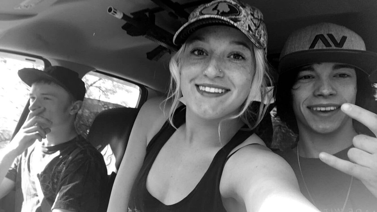 lyssahope15's tweet photo. Friday night- We rode my horses Saturday night we helped momma Gooch pour concrete and paint barrels and Sunday we helped my dad fence his pasture ❤️ I’d say it was a good weekend with my two favorite people! @WyattHoskins @8camo8 https://t.co/vuIn1vmdA9