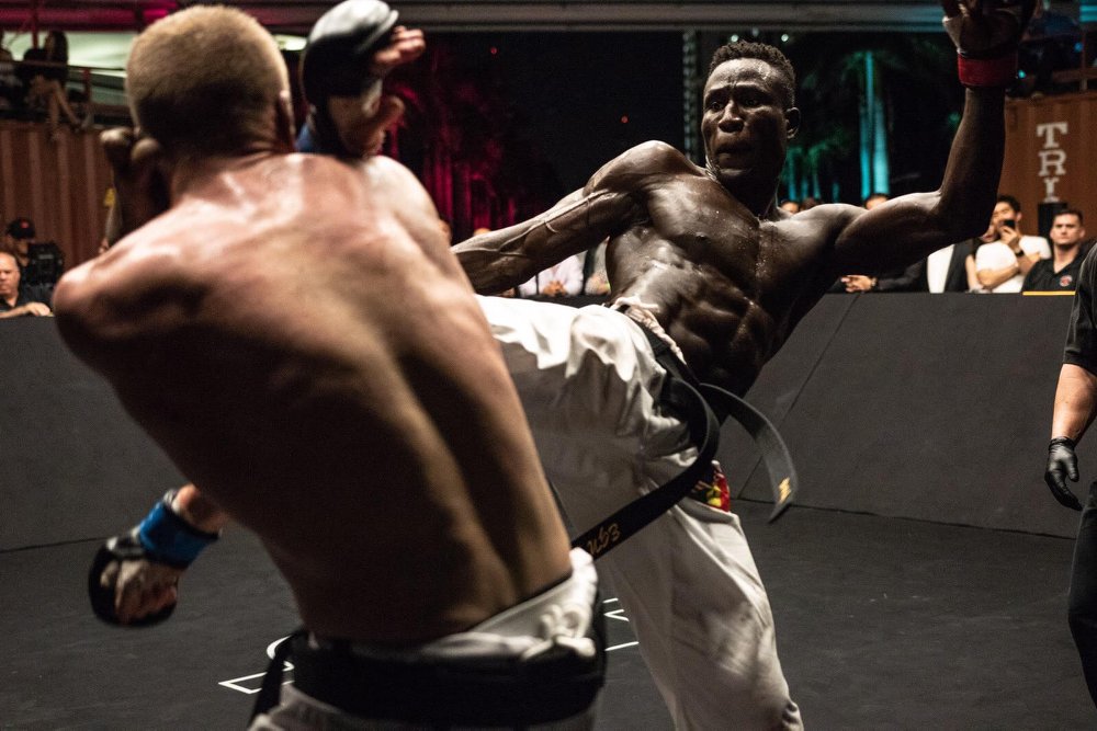 KarateCombat's tweet photo. ICYMI: Black Magic🇺🇸 and The Titan🇭🇺 collide in the main event at #InceptionMiami! Watch this #fullfight for FREE with our interactive HUD technology that includes real-time heart rate, punch speed, techniques and fighter biometrics: https://t.co/cQ7OlZJvey
📸@sondermarketing https://t.co/l3dpj08Njg