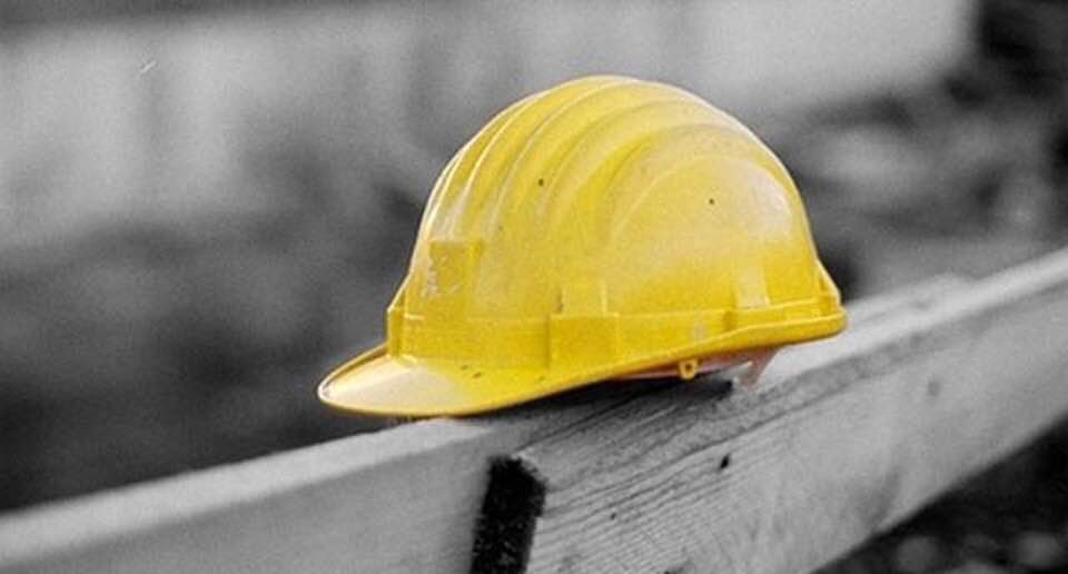 Basta morire sul lavoro. Mobilitazione di #CgilCislUil: #assemblee nei posti di lavoro per illustrare il documento su salute e sicurezza. <a href="/marioghini/">Mario Ghini</a> #Uilliguria <a href="/CislLiguria/">Cisl Liguria</a> <a href="/Cgil_Liguria/">CGIL LIGURIA</a>
