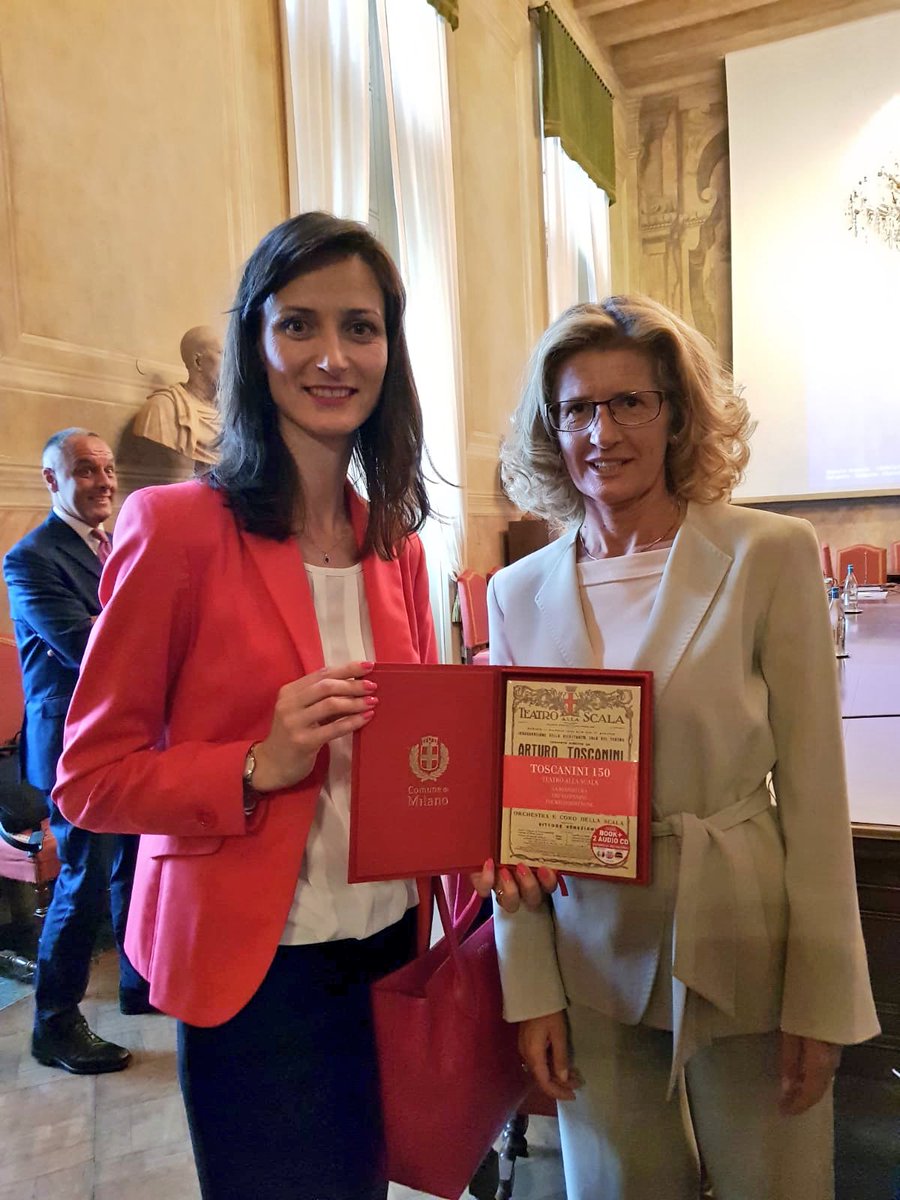 GabrielMariya's tweet photo. I was glad to exchange w/ @robi_cocco DeputyMayor 4 #DigitalTransformation &amp; #CitizensServices &amp; her team. Great presentation #MilanoDigitale including #eID #5G services #ePayments #DigitalSkills #DataEconomy #eGov #OpenData #STEMinCity #GirlsinICT #SaferMilano #Cybersecurity https://t.co/gXdX0bcC9J