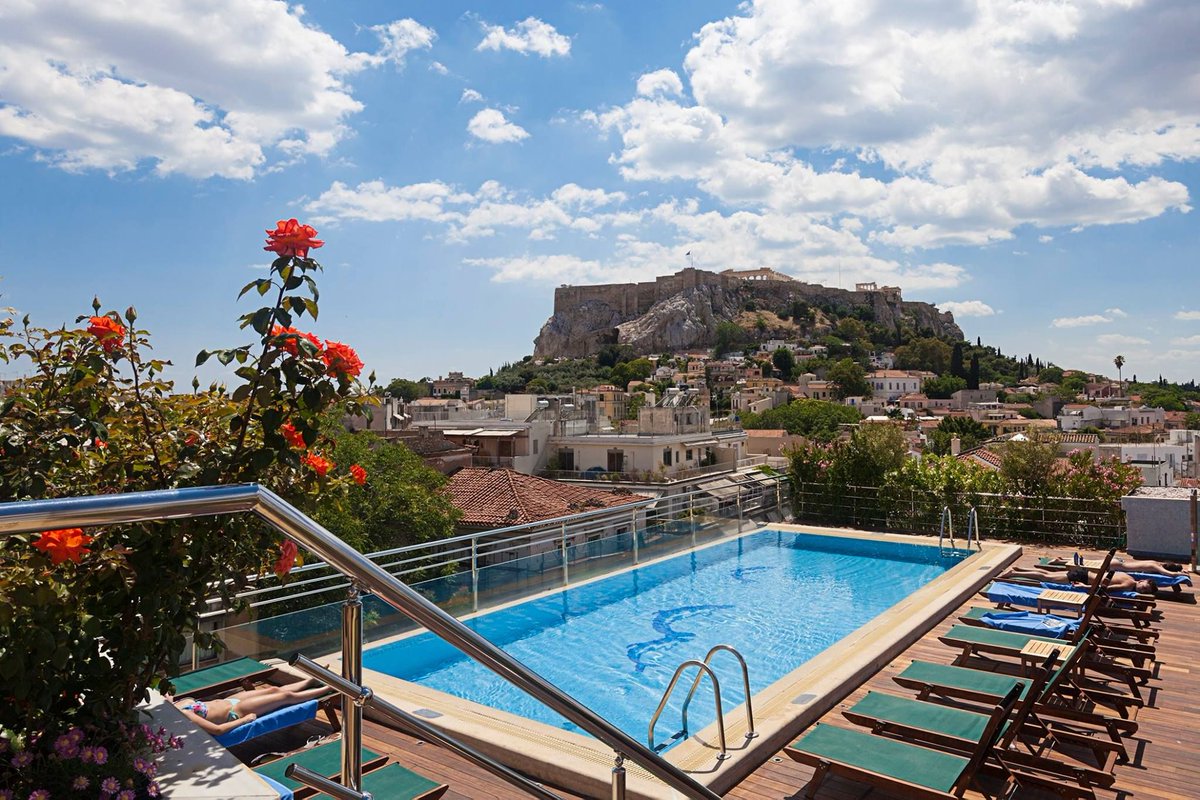 gtpgr's tweet photo. Touch the sky. Float with the clouds. Feel the city. Experience the outdoor swimming pool of the Electra Palace Athens! Book now: https://t.co/UWxoaSjzPk
#ElectraPalaceAthens #PoolStories #Athens #Greece #travel #explore #greektravelpages @ElectraHotels https://t.co/fjen802PuL