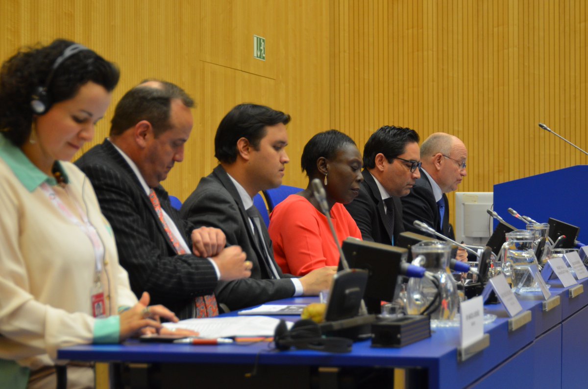 UNODCROCOL's tweet photo. #CCPCJ27 Durante la 27ª Comisión para la Prevención del Delito, @MinjusticiaCo, @FiscaliaCol y UNODC 🇨🇴, presentaron en @UN_Vienna la experiencia de #Colombia en la implementación de la campaña para la prevención de la #TrataDePersonas #EsoEsCuento ➡️ https://t.co/heNSaBLjgp https://t.co/K4oClpRvWg