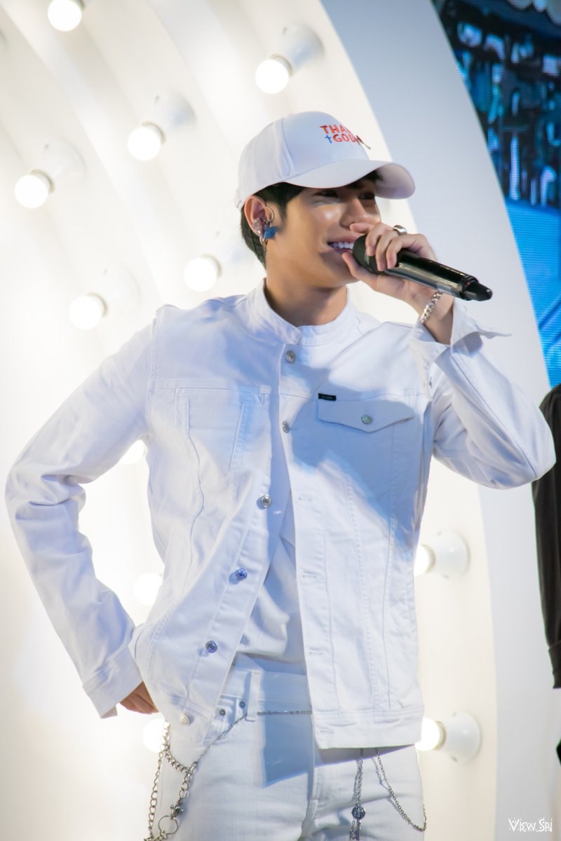 ViewZiiKudpho's tweet photo. แต่งรูปว่ายากแล้ว คิดแคปชึ่นนั้นยากยิ่งกว่า 🤣🤣🤣
#เป๊กผลิตโชค
#PeckPalitChoke
#PalitGallery
#KANEBOxPeckPalitchokeConcert
#ViewSri https://t.co/zDBQgoJ3e7