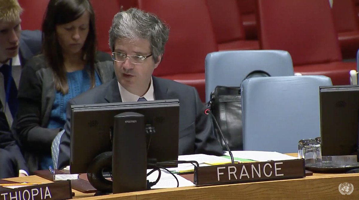 franceonu's tweet photo. Individus responsables de la traite d’êtres humains doivent faire l’objet de sanctions. 

🇫🇷 &amp; partenaires ont travaillé à l'adoption de sanctions contre trafiquants de migrants https://t.co/s68DmH8HJS