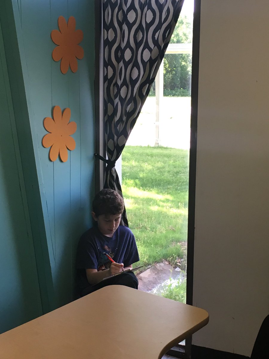 tsaulters1's tweet photo. We are writing poems to reflect on this year and to welcome the new 5th graders next year! @ruthcherryint  #RCISDJoy #cherrybrave https://t.co/so6Bv7ZSqF
