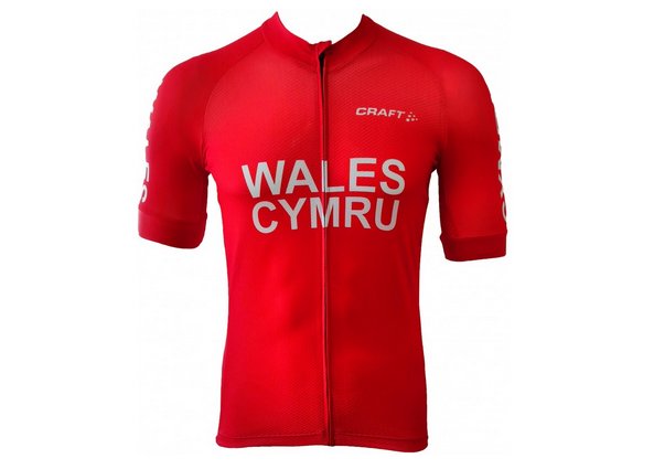 BeicioCymru's tweet photo. Our #GC2018 replica jersey is now available to buy from @UK_Craft 🙌👕 🏴󠁧󠁢󠁷󠁬󠁳󠁿
#TeamWales
#ReplicaKit
#GC2018

> https://t.co/Wr60BlQnQV https://t.co/aNP39RrEh4