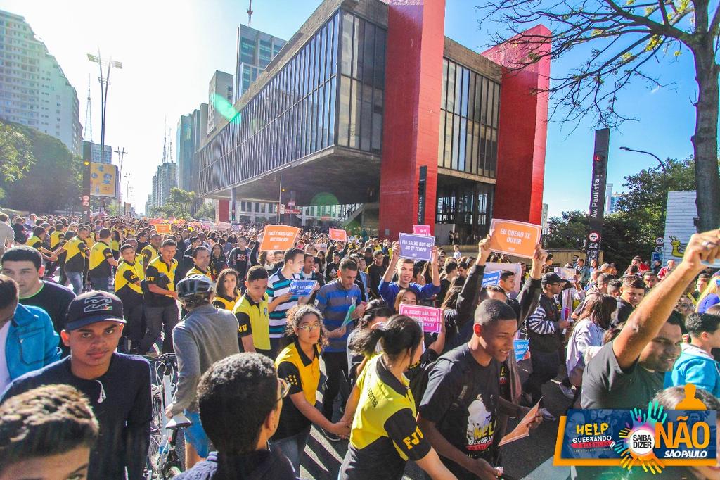 fjusaopaulo's tweet photo. Na capital do estado de SP, a mobilização aconteceu na avenida Paulista.
#SaibaDizerNãoAoSuicidio https://t.co/aTHfvuxHh6