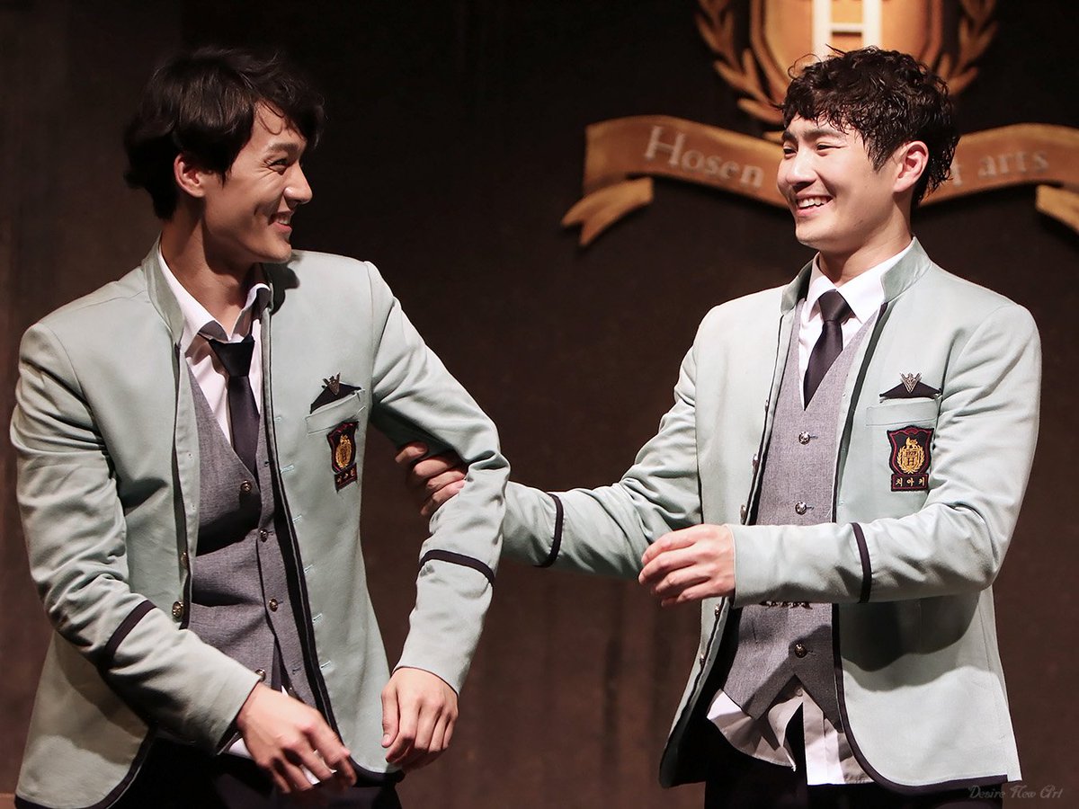 qmffnek0's tweet image. 180517 연극 #B_Class 커튼콜 사진

치아키 #김대현

이수현 #조풍래