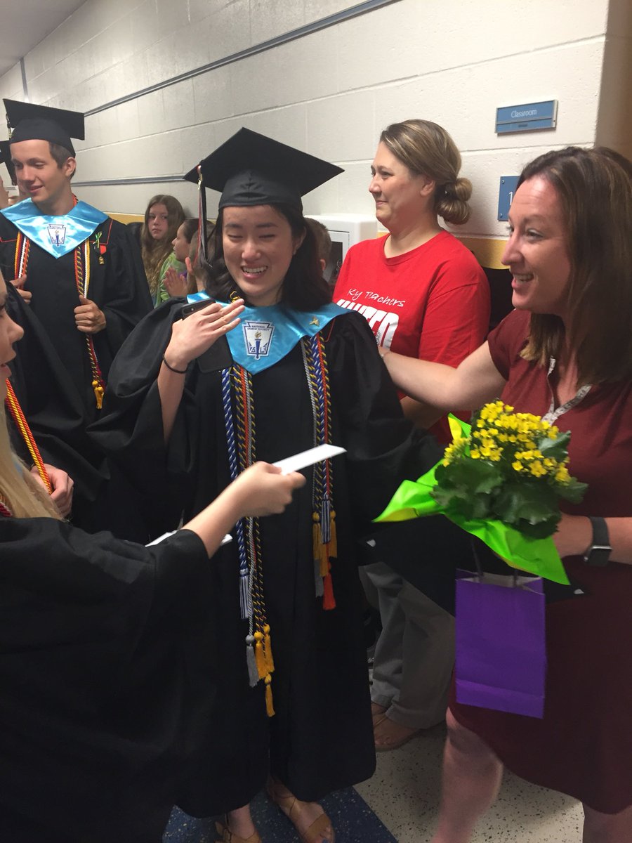 ryleraiders's tweet photo. Honorary Diploma presentations #5  @MannElementary !! #SharetheOrange #Gratitude https://t.co/Jkqy1ClpCB