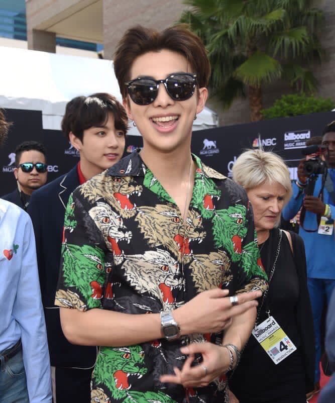 rmdoingthings's tweet photo. Kim Namjoon radiating joy. https://t.co/W7ImbluEdr