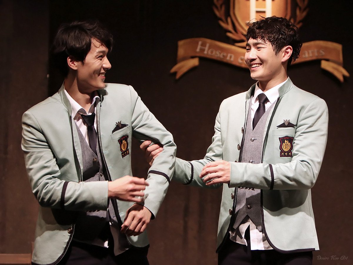 qmffnek0's tweet image. 180517 연극 #B_Class 커튼콜 사진

치아키 #김대현

이수현 #조풍래