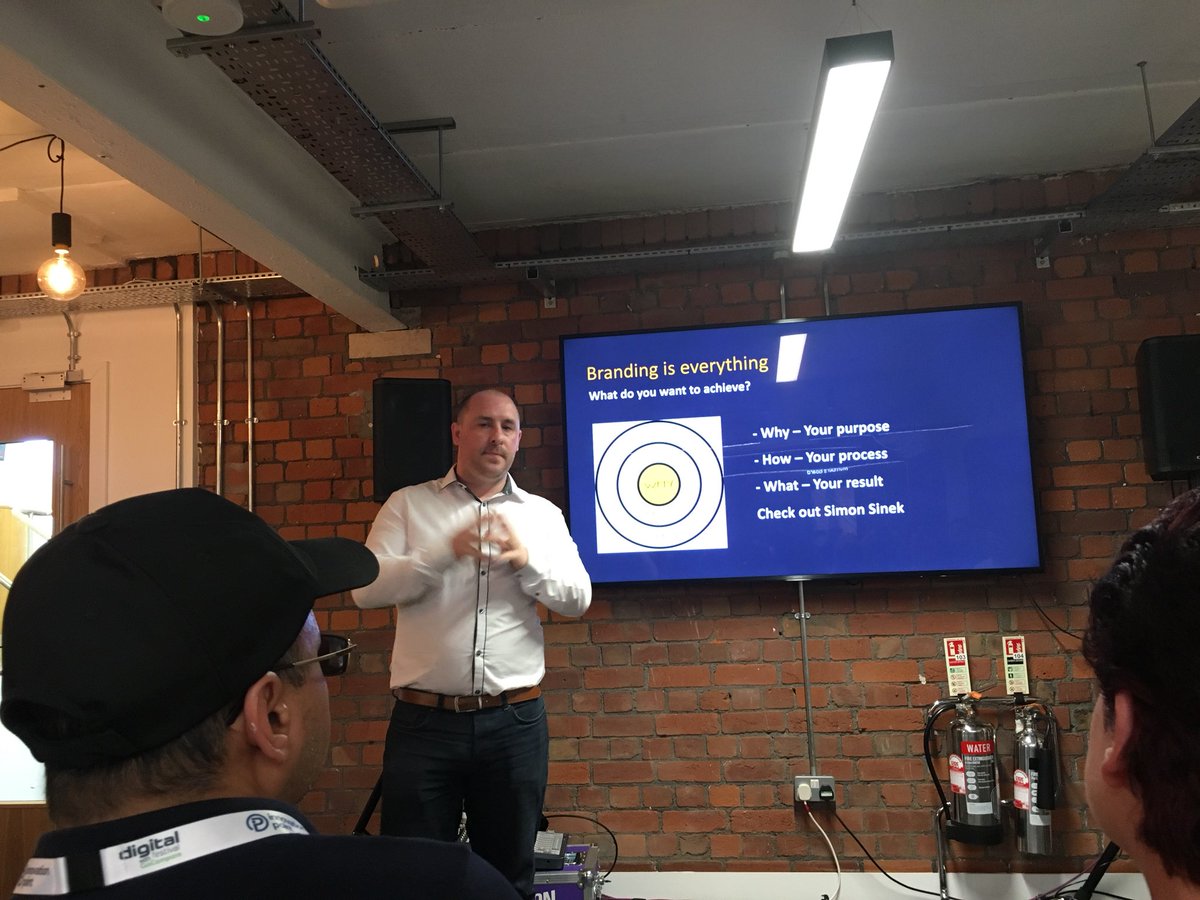 yr_egin's tweet photo. @DanLewistech yn son am sut mae wedi mynd ati i frandio sawl cwmni gan ddefnyddio model @simonsinek a treulio amser yn ei ddatblygu #gŵylddigidol https://t.co/M4WTBetgM9