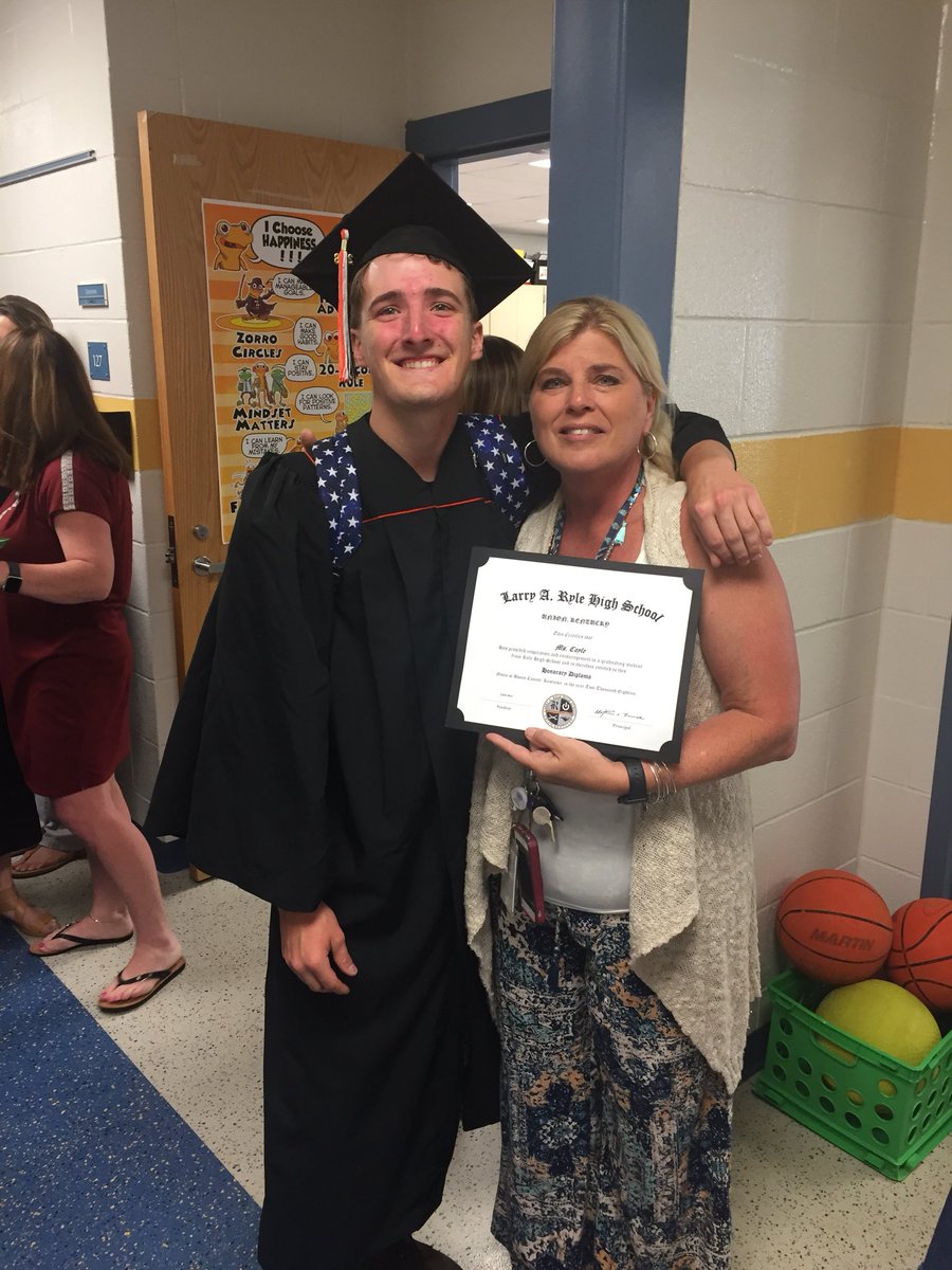 ryleraiders's tweet photo. Honorary Diploma presentations #7  @MannElementary !! #SharetheOrange #Gratitude https://t.co/6yPtStUJfQ