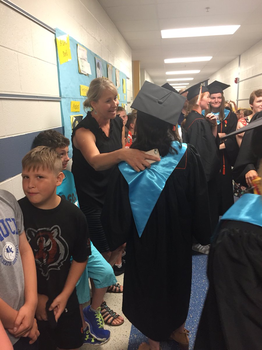 ryleraiders's tweet photo. Honorary Diploma presentations #7  @MannElementary !! #SharetheOrange #Gratitude https://t.co/6yPtStUJfQ