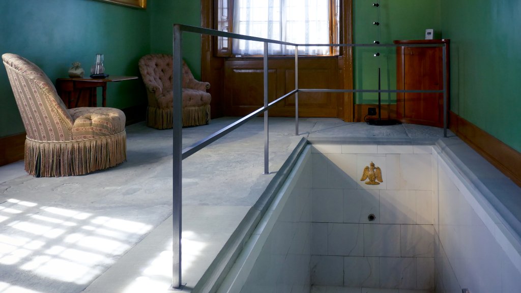 Beers_and_Beans's tweet image. Ein Blick in ein thurgauisches Hightech Bad aus den 1820er Jahren - das Badezimmer des Kaiser Napoléon III auf dem Schloss #Arenenberg #Bodensee weltderwanderlust.com/2018/05/21/das…