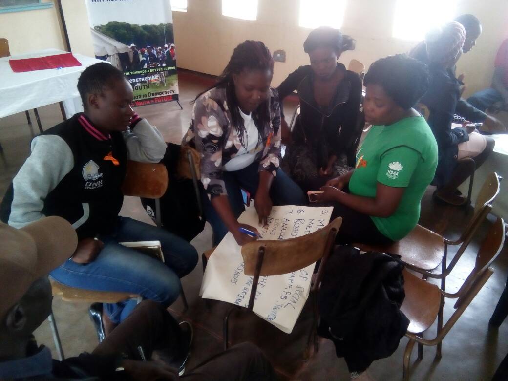 LvNoYuthBehind's tweet photo. @CydtMat Voter Hubs #LeaveNoYouthBehind Youth hv a role to build the country @erczimbabwe @yieldzw @cdegwenzi @ZESN1 @P_VanDamme_EU #GoInspect #GoVote @ZECzim @Nmasivanda https://t.co/Ifv9X5yYQP