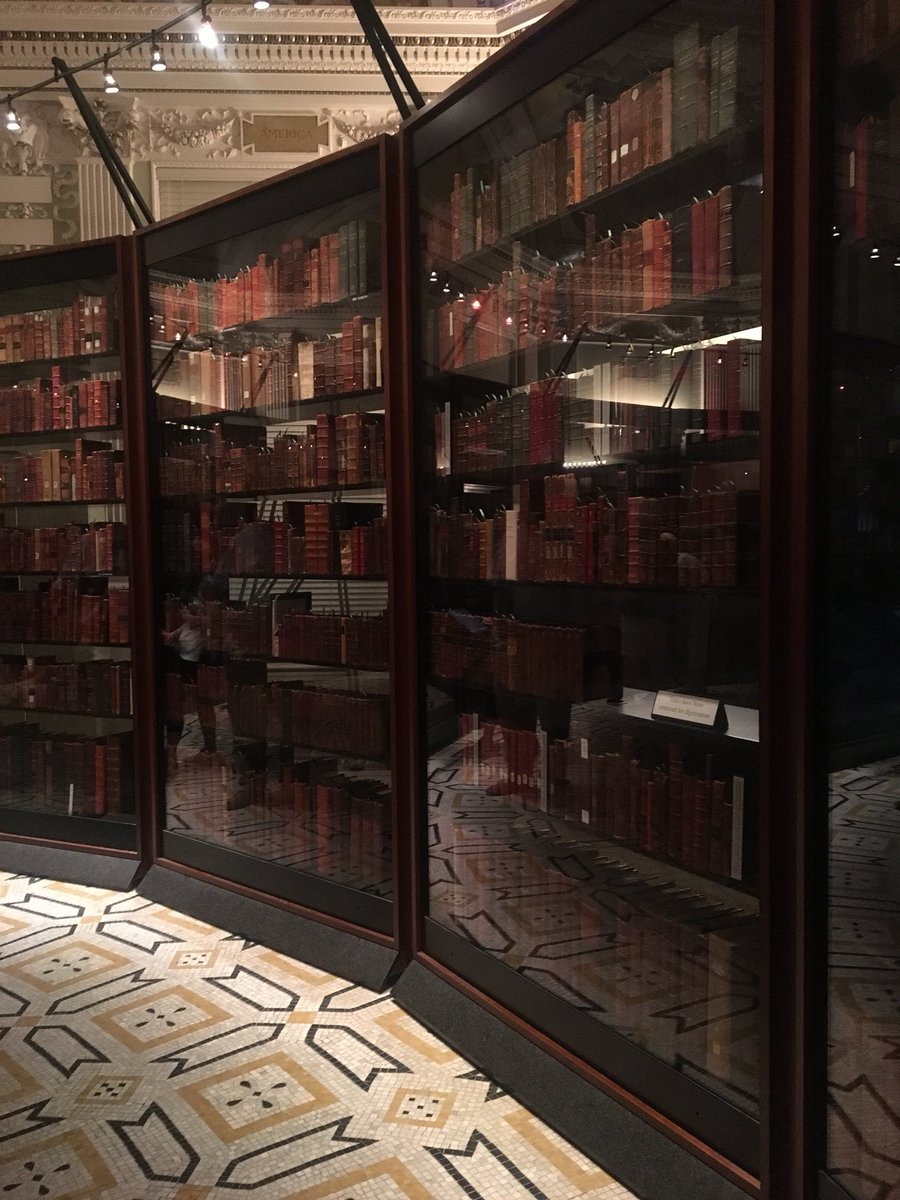 FMSWashStudies's tweet photo. @NicholsMaura Touring the library of all libraries! 📚 #fmslearns https://t.co/MCMFjMgO72