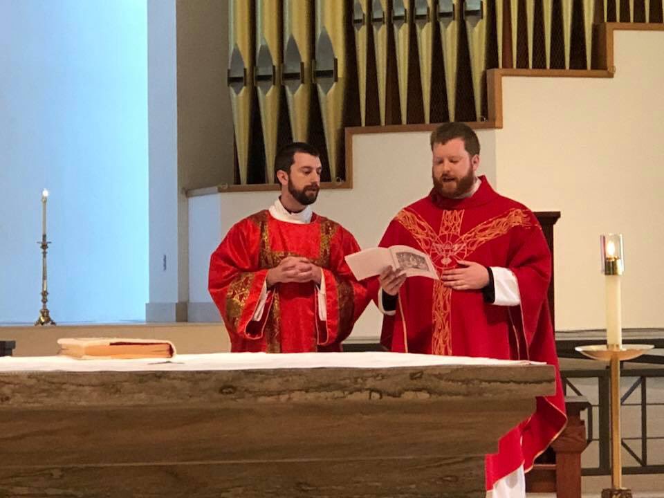 FrTimRoth's tweet photo. When was the last time you saw a newly ordained deacon serve as the deacon for his brother’s first mass as a newly ordained priest!? How cool. #newlyordainedsamidebrothers https://t.co/VUufcJvrvo