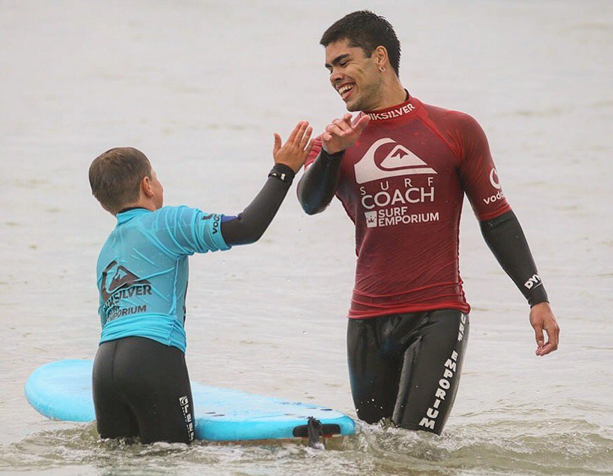 SurfEmporium's tweet photo. Don’t forget to sign up for our #WinterBlaster 8 lesson surf programme. The first 50 participants will each receive a Roxy or Quiksilver beanie worth R349! The perfect addition to your post surf wardrobe. 🎩🏄🏼🙌🏼 #surfemporium #learn2surf #surfing #surfprogramme #groupprogram https://t.co/yYN4rtaNZw