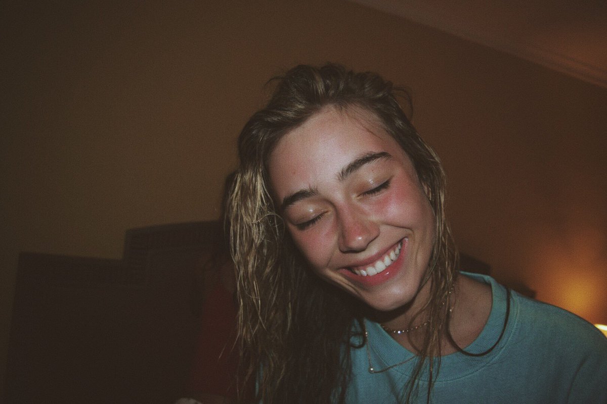 ChloeCallahan_'s tweet photo. happy birthday mamí😘❤️ hope your bday is filled with smiles and giggles🤪! much love for youu gorl @Maddyrohrbaugh https://t.co/UG4EFCBD7y