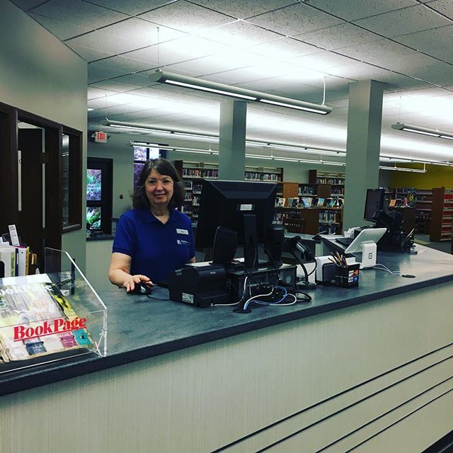 mortonpublib's tweet photo. Weโre open! Some areas are still a work in progress but we have books and can check them out! We are looking forward to reconnecting with our patrons! #libraryrefresh https://t.co/CW4wQmqDKB https://t.co/yidJBF66Bk
