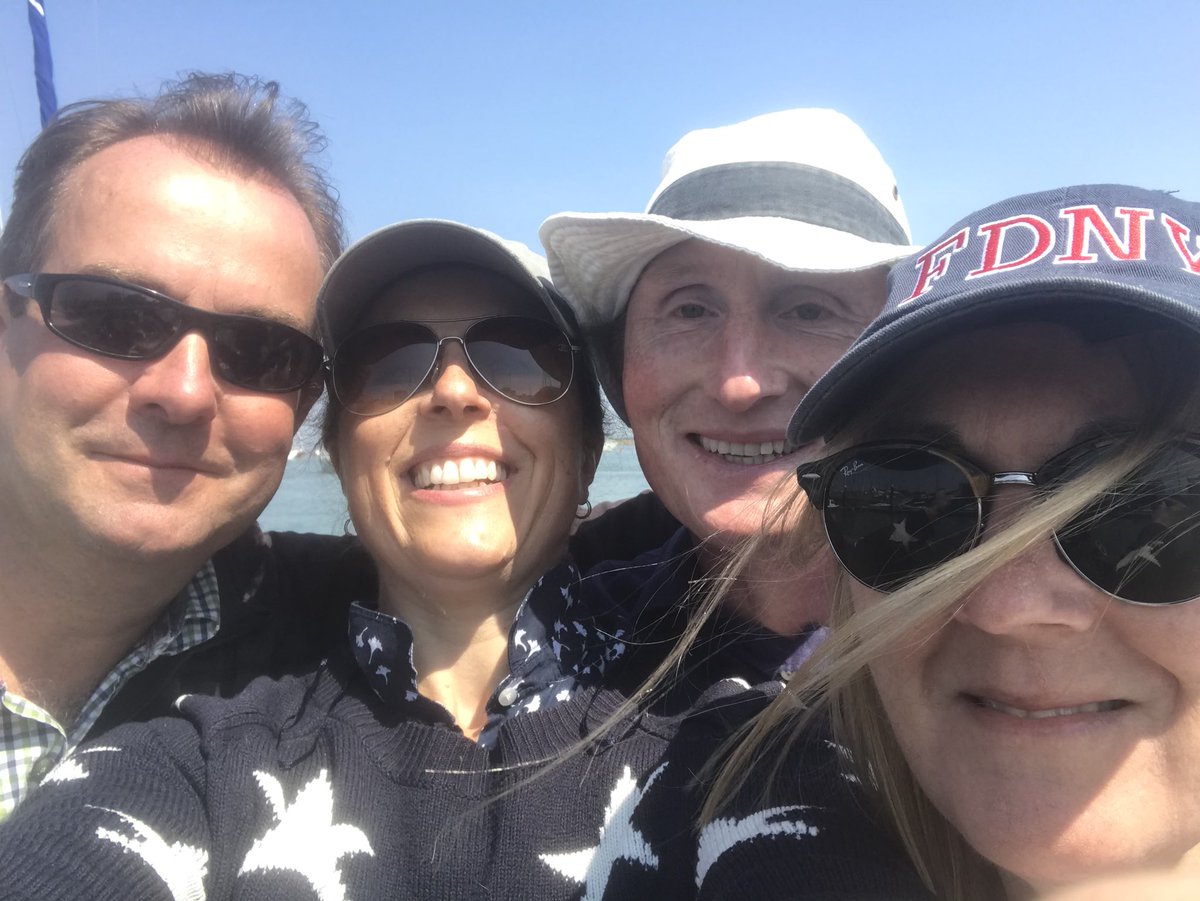 privpropsearch's tweet photo. Great lunch and sunny outing today with @nfum_hungerford and @trethowansllp #iow #cowes #solent #networking https://t.co/szx8Pn6qKG