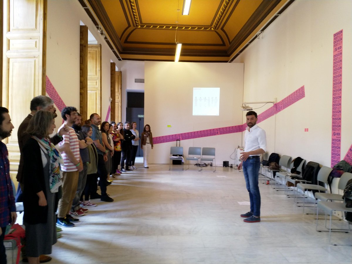 tejeRedes's tweet photo. El viernes desarrollamos un taller con profesores/as del @IEDMadrid🤗

¿Objetivo🔎? Profundizar en las caract humanas que permiten promover la #colaboración en el aula y conectar/desarrollar una #red para fortalecer conocimientos y buenas prácticas de trabajo✅ 

#IEDDesignFest https://t.co/HdgOEz0JOo