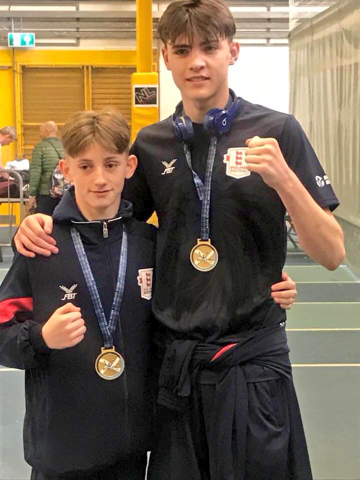 Hodbox's tweet photo. Our Champs @England_Boxing @MercSport @AmbitionBrox @LoveHoddesdon #TeamHodBox ๐ฌ๐ง๐ฅ๐ฅ https://t.co/0DRyDsMHIp