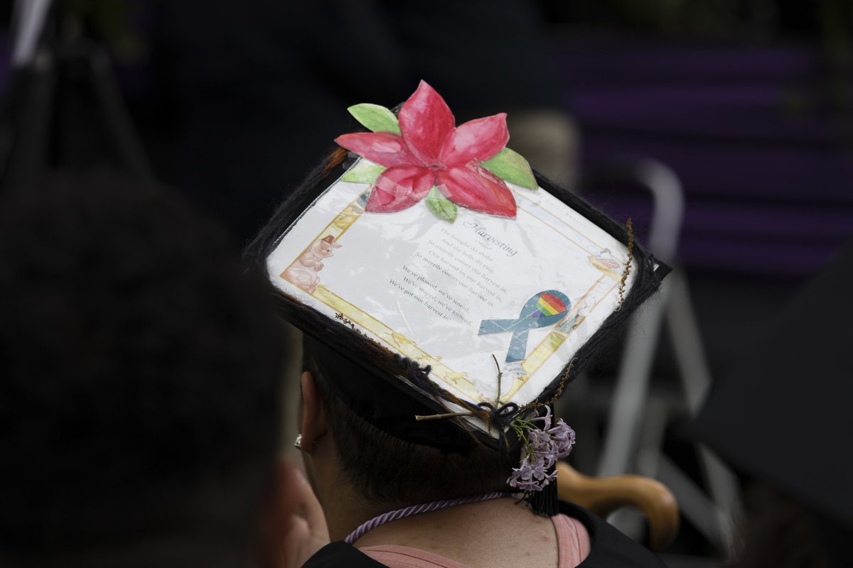 amherstarts's tweet photo. Amherst graduated more than 480 seniors yesterday, some with mad graduation cap decorating skills. Congrats to all! #Amherst2018 #GraduationCapArt https://t.co/Tve32RG8QY