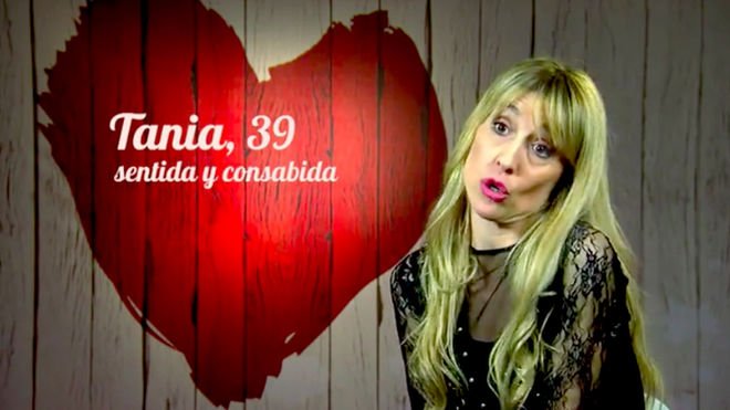 Vertele's tweet photo. Tania, la soltera de First Dates que entró, por aclamación popular, directa al "top insoportables" https://t.co/7BzW2OTrRa #FirstDates645 https://t.co/7k4uliCkbA