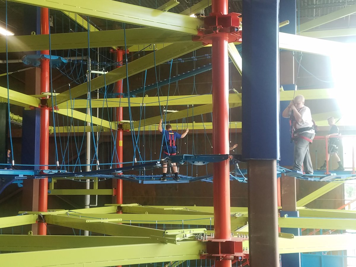 Enjoying an end of the year reward trip <a href="/fritzsadventure/">Fritz's Adventure</a> in Branson! 3 buses full of <a href="/FordlandEagles/">Fordland Secondary</a> 6th, 7th &amp; 8th grade students with zero missing assignments @POWERofICU #EaglePride