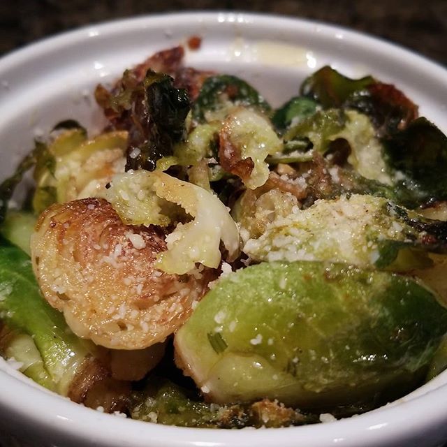 OfficialRobA's tweet image. I put a lil parmesan on these brussel sprouts and I&apos;m in love. LMFAOO Ain&apos;t nothing better than growing an addiction to some healthy food.

#brusselsprouts #veggielove #afternoonsnack ift.tt/2KIa50d