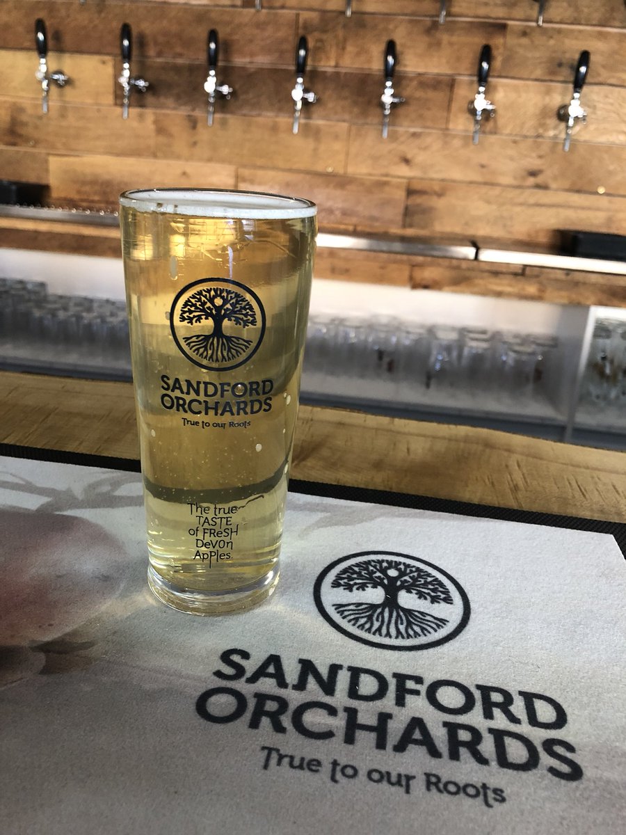 TasteHarborough's tweet photo. Weekly @TasteHarborough meeting at @beerhouses 👍🏻 

What more could you want on a warm balmy evening than a thirst quenching @sandfordorchard #DevonMist (No 20) #Cider to refresh your pallet &amp; cool you down.... Cheers 🍺☀️🤗 https://t.co/a7eC1piKEh