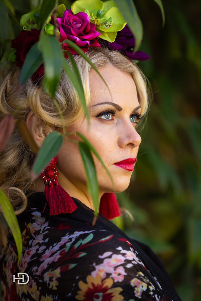 DaveHoldham's tweet photo. #Flowers #summer #photoshoot #Modeling #photography #portrait #beauty #modellife #model #chic #fashionstyle #FashionWatch #fashion #coloursofroyalty #daveholdhamphotography https://t.co/ybkoGcx8i8