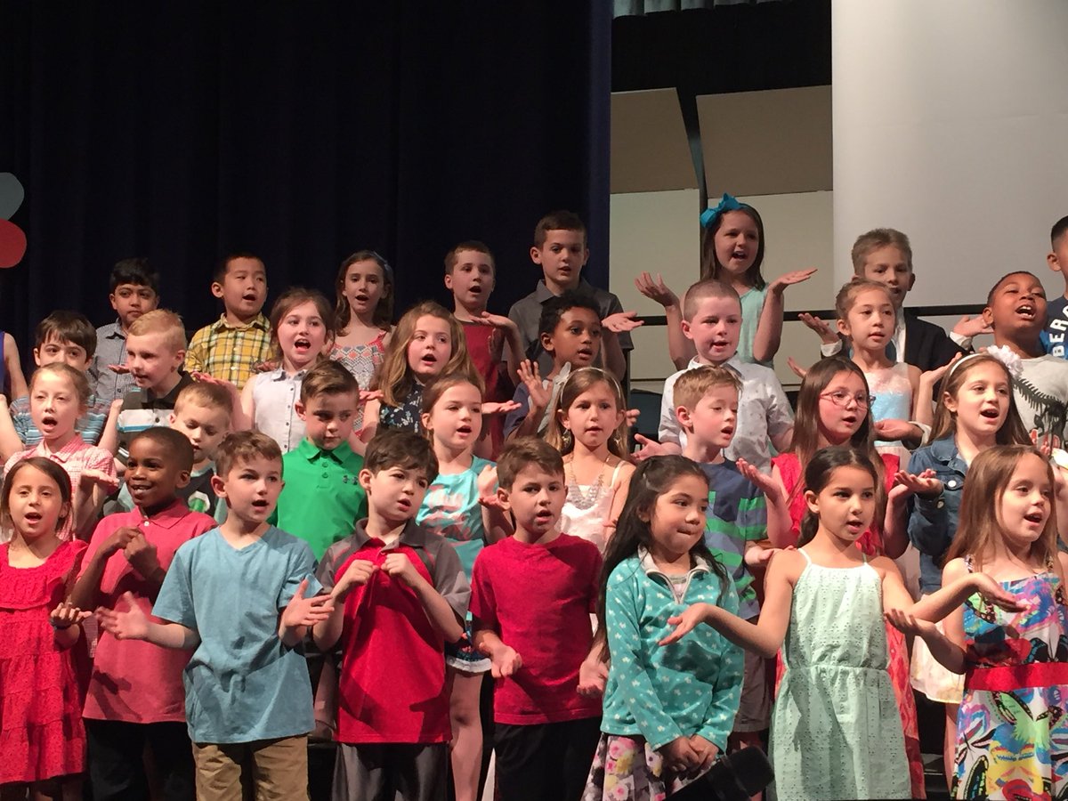 slccanfield's tweet photo. So proud of these singers! #springsing2018 #SLC #RoomU2 https://t.co/FvsPfGFTaZ