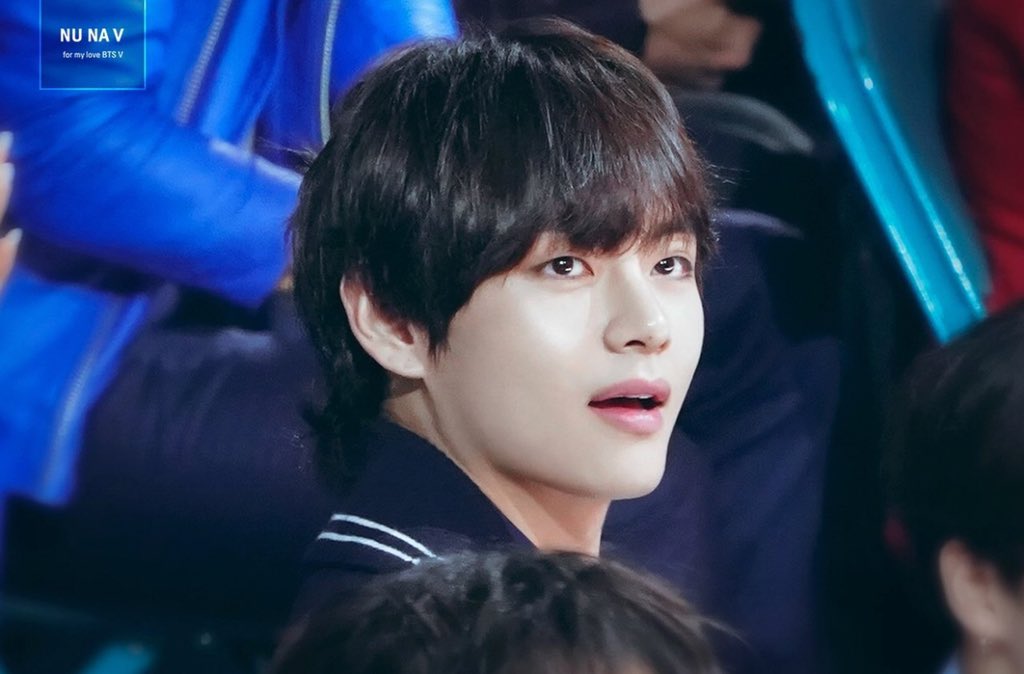 taehyungpics's tweet photo. 180520 © NU-NA V https://t.co/aYs3Ika0Dn