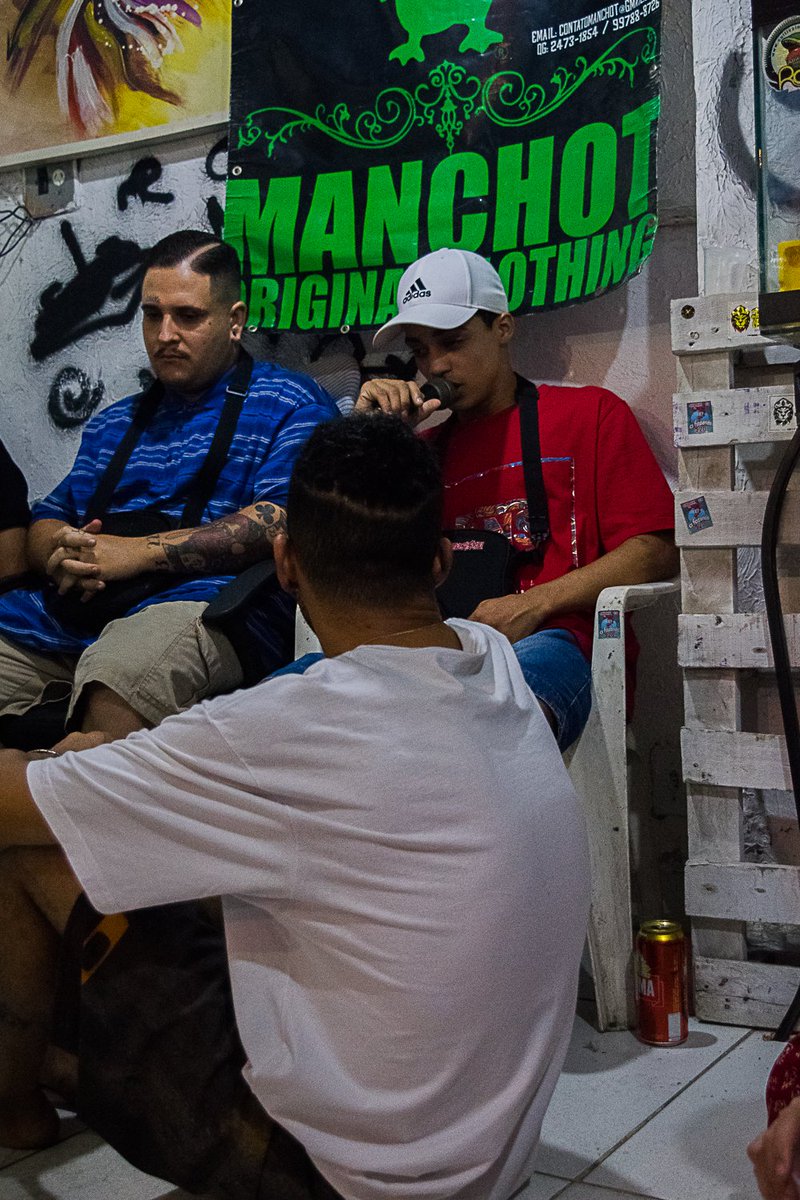 KALLUT_'s tweet photo. Pocket Show que participei junto com a Fraternidade @LACOCLA na Roda Cultural do Jacaré na @stuffacoffe 18/05.
Com os Artistas da Fraternidade KALLUT | Renato Rasta | Johhan | Mano MJ.
Fotos por: @Vvkmtts.
#Kallut
#LaçoClã
#Fraternidade
#RodaCulturalDoJacaré
#Stuffa
#1331 https://t.co/qZwI0gvbuN