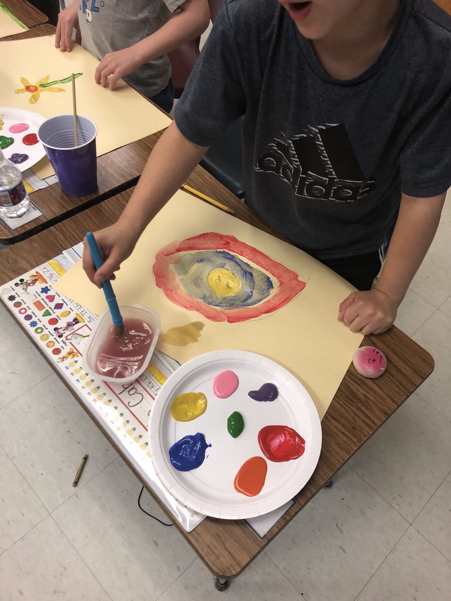 MrsTruzz's tweet photo. We kicked off our ABC Countdown to Summer being artists today! #artistday #createamasterpiece @FJDugan π¨ https://t.co/nOtL7EK4Hd