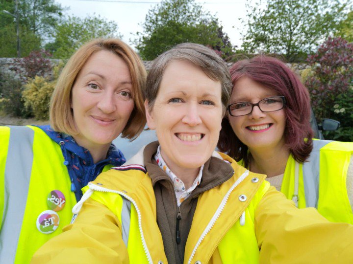 SWtogether4YES's tweet photo. Another triple canvass in Wicklow tonight. Blainroe, Aughrim and Redcross. Thanks to everyone for the warm welcome and positive responses. We can do this!!! https://t.co/ZldCmcrDG2