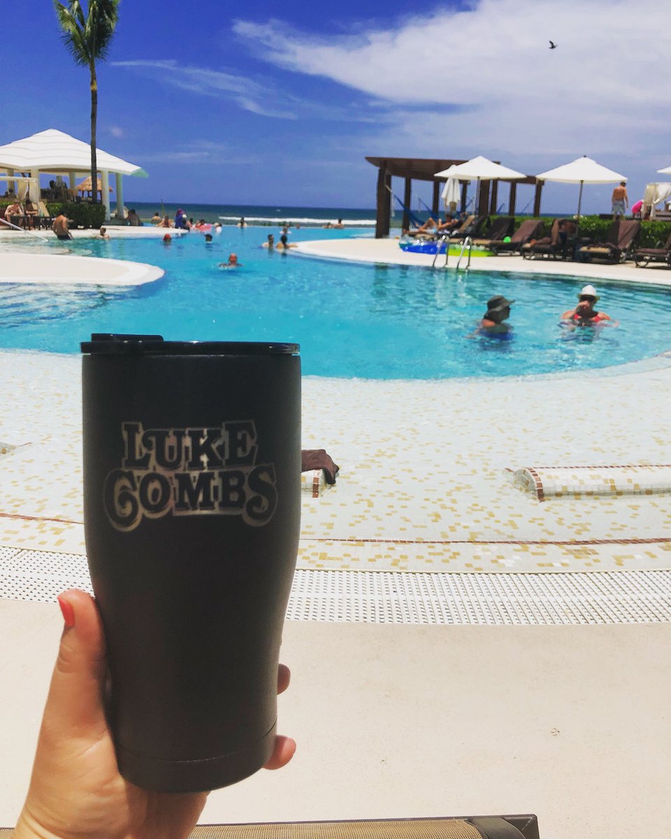 poozer85's tweet photo. Luke kept my drinks cold in the hot sun. Good thing there were no #hurricanes I was #outthere seeing what #memoriesaremadeoff poured my #beercan in there. #donetemptme with a good time. Only a little bit of rain but #whenitrainsitpours &amp; #thisonesforyou @lukecombs #Cancún #orca https://t.co/JaR90LGiwK