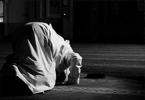 1Rilil's tweet photo. وإذا كان سقوطك أمر محتوم، اسّجد . https://t.co/otMFs3KjGR