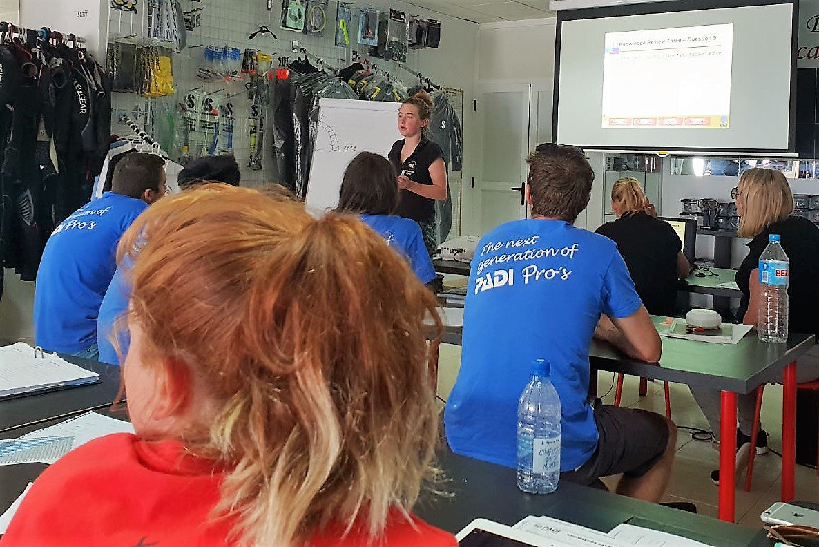 LasAmericasDive's tweet photo. PADI IDC Tenerife Day 5
Today it was time for Knowledge Development presentations from the #Instructor #Candidiates and 4 E's Presentations from our resident #PADI Course Director.
A busy day with lots learned about the art of being a #salesman
#Tenerife #MYPADI #BeTheBest https://t.co/G9RxNfH3tX