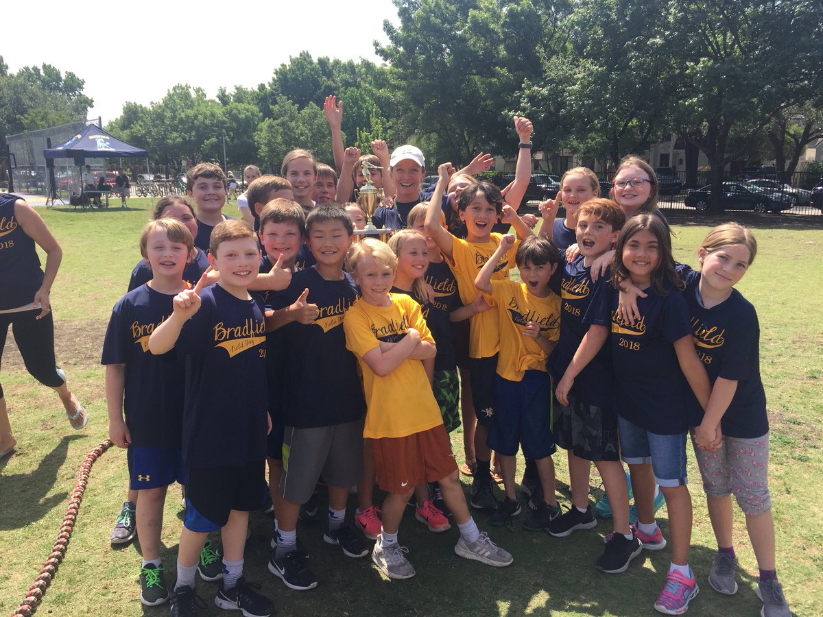 laviolk's tweet photo. @BradfieldBold #lavioletteleaders #tug-o-warchampions #totallytookfieldday2018 https://t.co/HrqqVYiljo