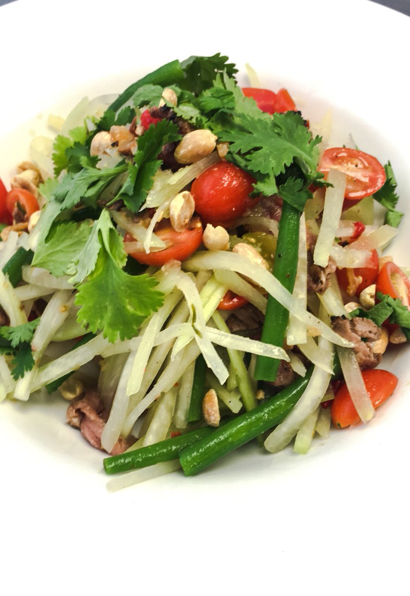 TavernTulsa's tweet photo. Lets us cure your Monday blues with our refreshing green papaya salad! It pairs perfectly with our new prickly pear iced tea! Lunch until 3PM, we canβt wait to serve you! #greenpapaya #marinatedbeef #pricklypear #yum #lunch #mondayblues #tulsa #tulsaartsdistrict #tavern https://t.co/su7EXrI8F4