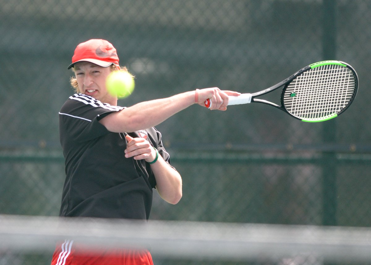 BTN: Holden Owens ends terrific MHS tennis career at OHSAA District Meet!  goo.gl/n9ukLR  #WingsUp 🦅