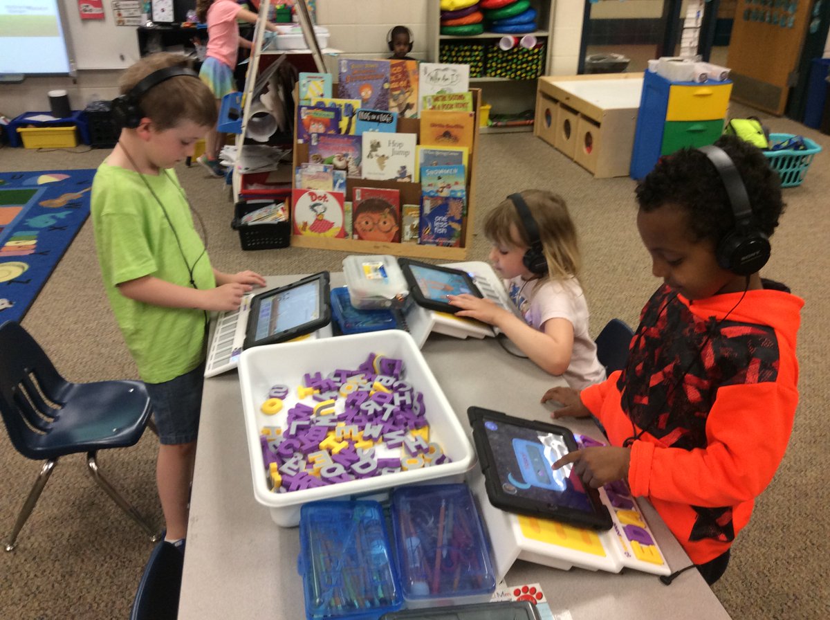 RedOaksters's tweet photo. Mrs. Schanen’s class is using Square Panda to learn letter names, sounds, and to spell words. Our class is so thankful for the Shakopee Educational Endowment Foundation (SEEF) which gave us the grant to purchase the Square Panda learning systems. https://t.co/mcnahTXQjF