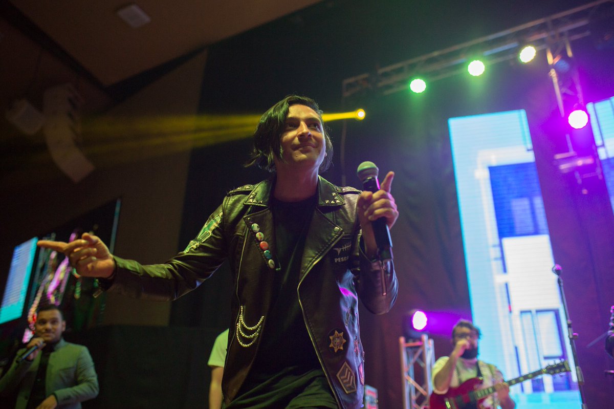 PESCAO_VIVO's tweet photo. #Enroca es la jugada maestra para hacer de Cristo tu Torre y tu Rey!!!
Tienen que escuchar el proyecto musical @enrocaworship que está genial y en el cual nuestro vocalista es uno de los invitados especiales!!! https://t.co/iMAFKPGXy8